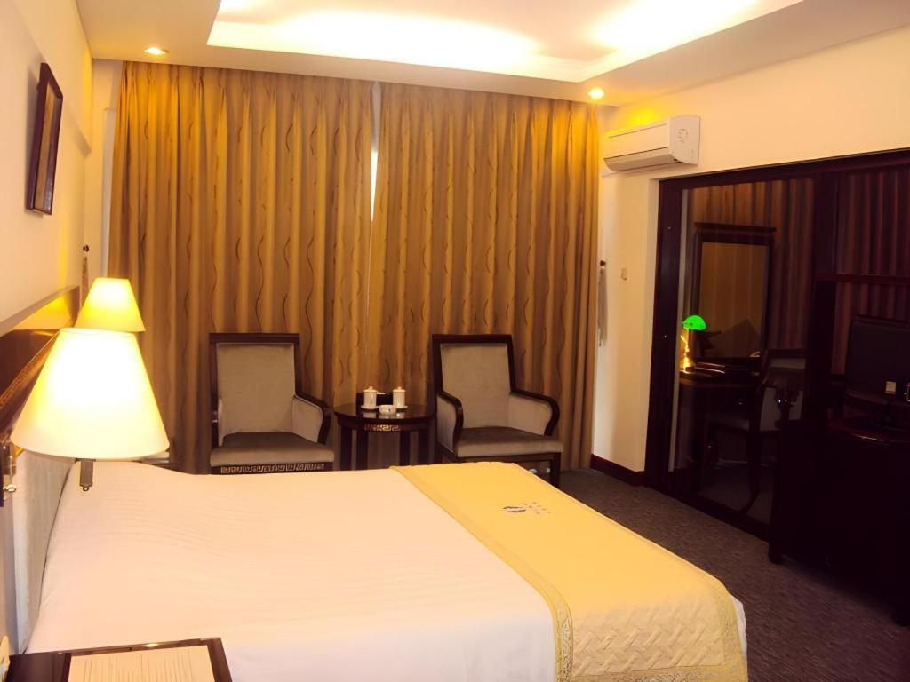 Huu Nghi Hotel Hajfong Zewnętrze zdjęcie
