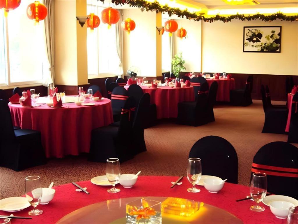 Huu Nghi Hotel Hajfong Zewnętrze zdjęcie