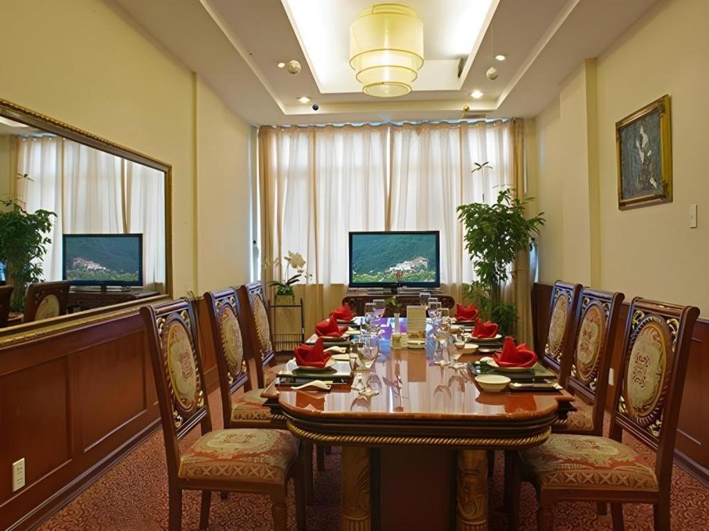 Huu Nghi Hotel Hajfong Zewnętrze zdjęcie